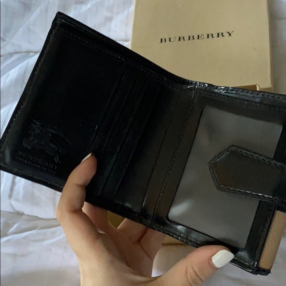 Burberry Wallet - Picture 2 of 7